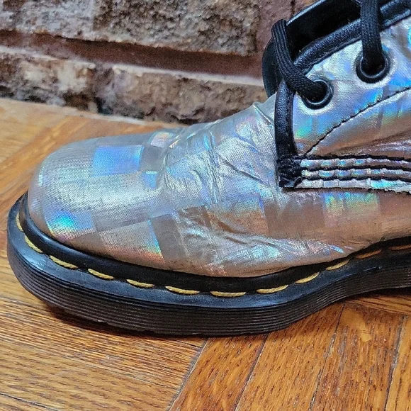 Dr. Martens 90's Holographic Lace Up Boots Womens Size 7 (UK SIZE 5) - Picture 4 of 11